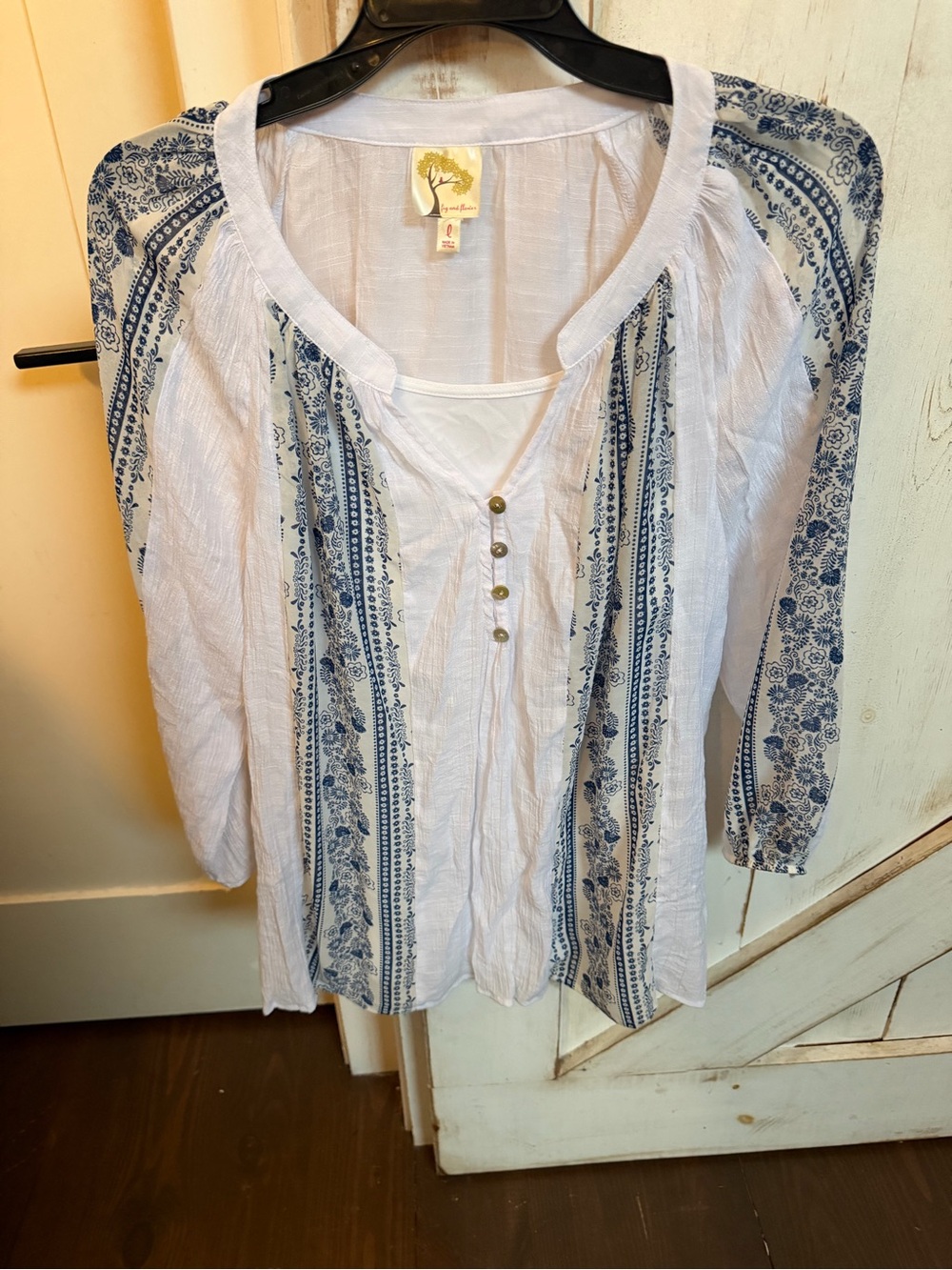 Women's White and Navy Boho Y2K Peasant Top